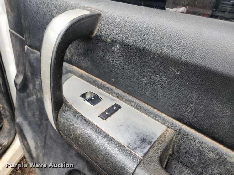 image for item JB9643 2007 Chevrolet Silverado 3500HD  Crew Cab utility bed pickup truck