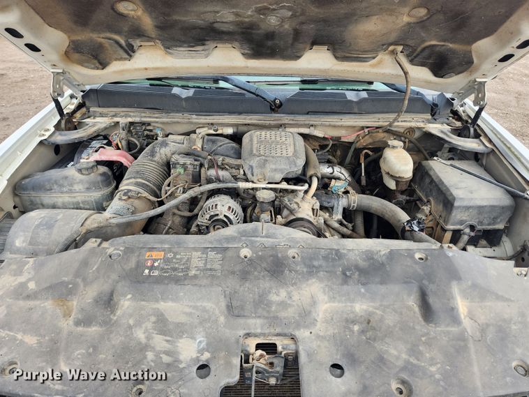 image for item JB9643 2007 Chevrolet Silverado 3500HD  Crew Cab utility bed pickup truck