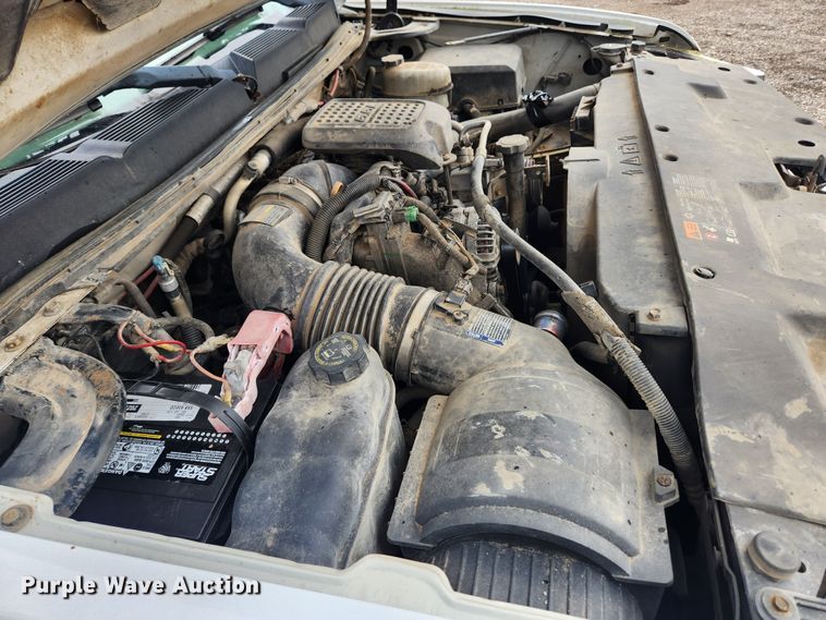 image for item JB9643 2007 Chevrolet Silverado 3500HD  Crew Cab utility bed pickup truck