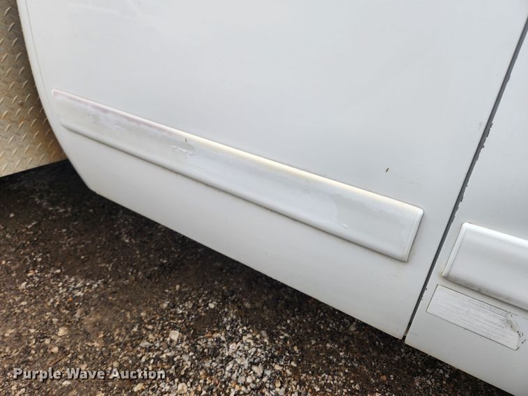 image for item JB9643 2007 Chevrolet Silverado 3500HD  Crew Cab utility bed pickup truck