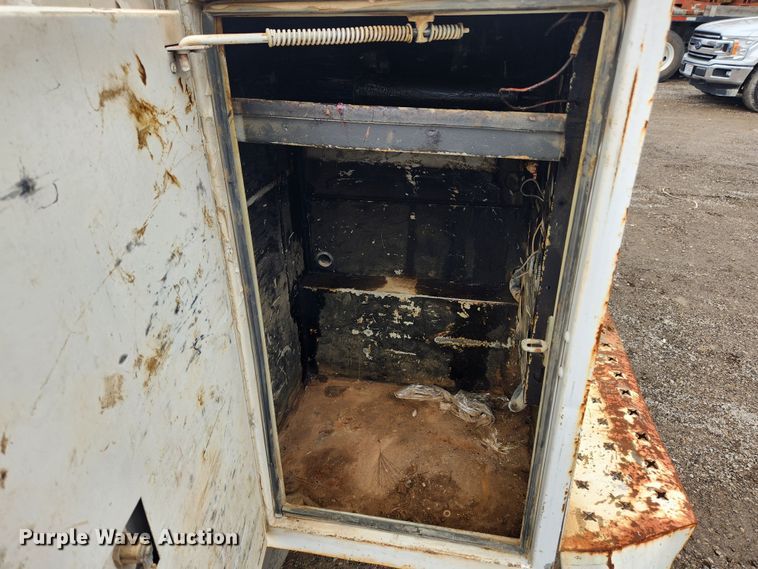 image for item JB9643 2007 Chevrolet Silverado 3500HD  Crew Cab utility bed pickup truck