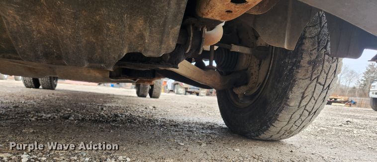 image for item JB9643 2007 Chevrolet Silverado 3500HD  Crew Cab utility bed pickup truck