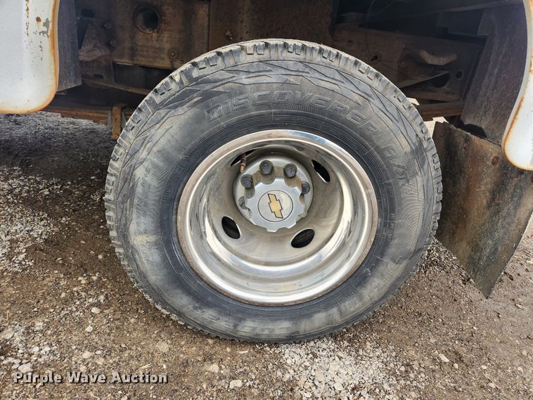 image for item JB9643 2007 Chevrolet Silverado 3500HD  Crew Cab utility bed pickup truck