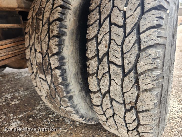 image for item JB9643 2007 Chevrolet Silverado 3500HD  Crew Cab utility bed pickup truck