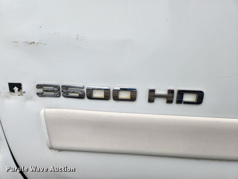 image for item JB9643 2007 Chevrolet Silverado 3500HD  Crew Cab utility bed pickup truck