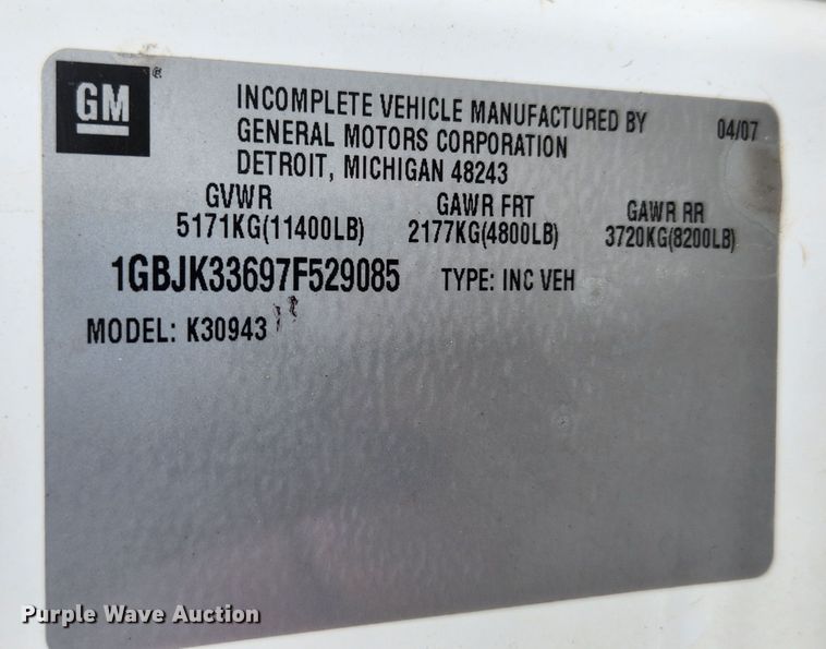 image for item JB9643 2007 Chevrolet Silverado 3500HD  Crew Cab utility bed pickup truck