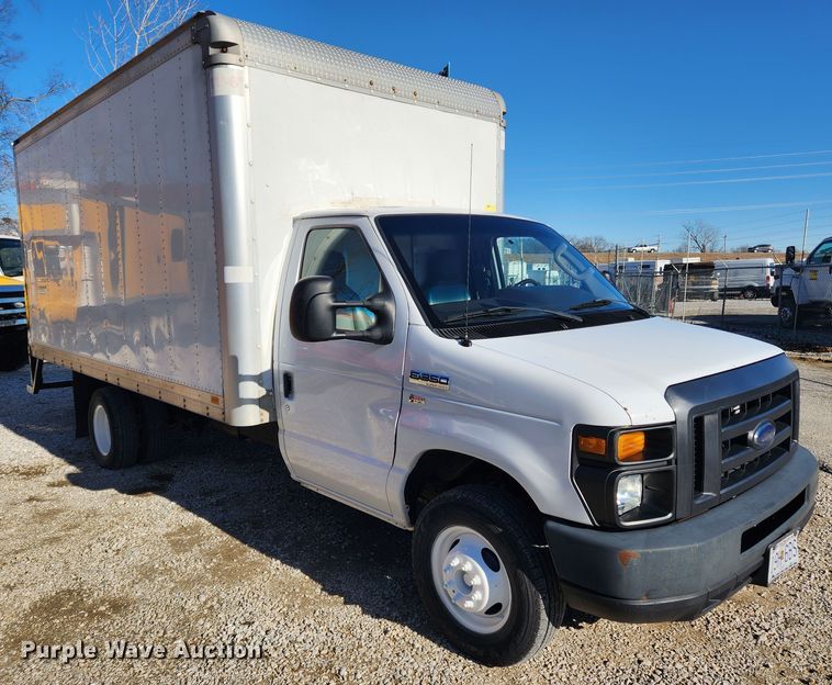 image for item JB9648 2014 Ford E350 Super Duty  box truck