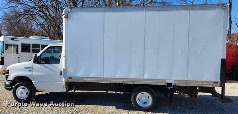 image for item JB9648 2014 Ford E350 Super Duty  box truck