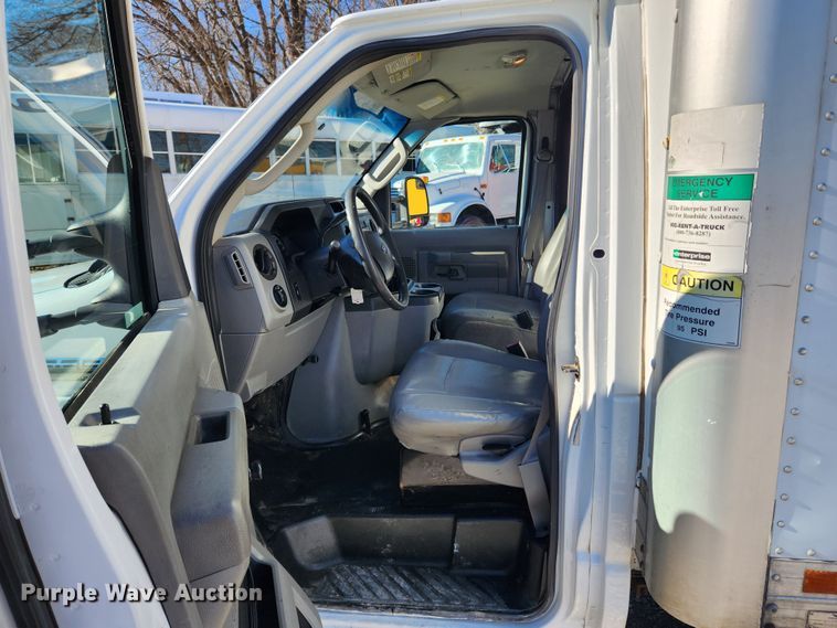 image for item JB9648 2014 Ford E350 Super Duty  box truck