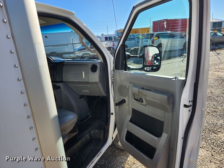 image for item JB9648 2014 Ford E350 Super Duty  box truck