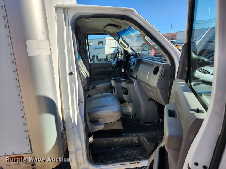 image for item JB9648 2014 Ford E350 Super Duty  box truck