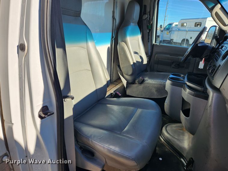 image for item JB9648 2014 Ford E350 Super Duty  box truck