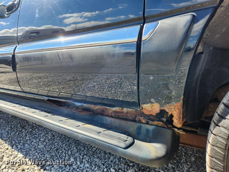 image for item JB9651 2000 GMC Yukon XL 1500  SUV