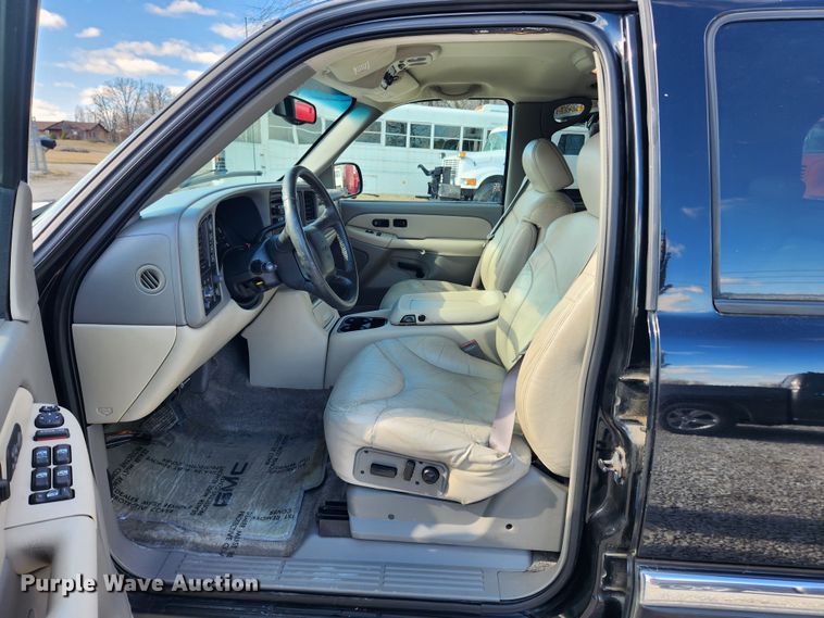 image for item JB9651 2000 GMC Yukon XL 1500  SUV