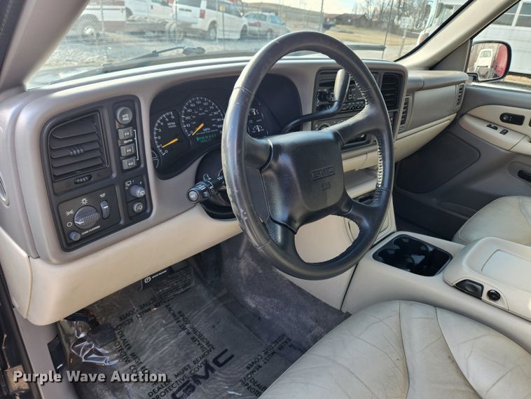 image for item JB9651 2000 GMC Yukon XL 1500  SUV