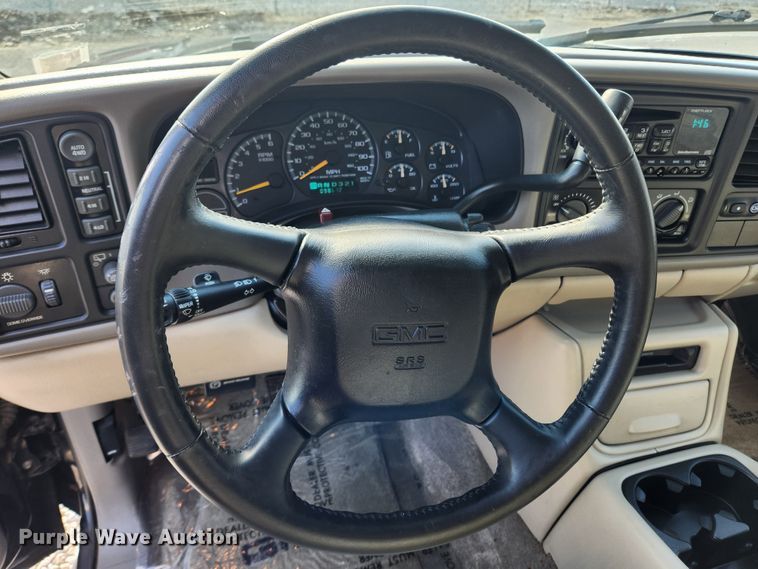 image for item JB9651 2000 GMC Yukon XL 1500  SUV