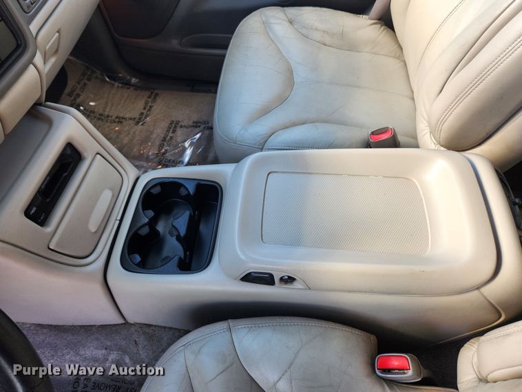 image for item JB9651 2000 GMC Yukon XL 1500  SUV