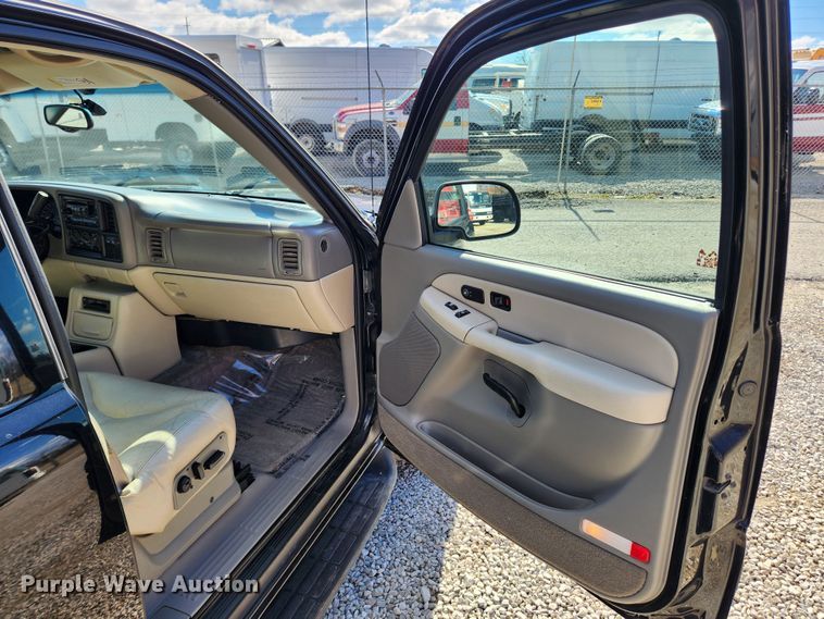 image for item JB9651 2000 GMC Yukon XL 1500  SUV