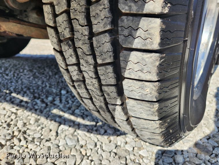 image for item JB9651 2000 GMC Yukon XL 1500  SUV