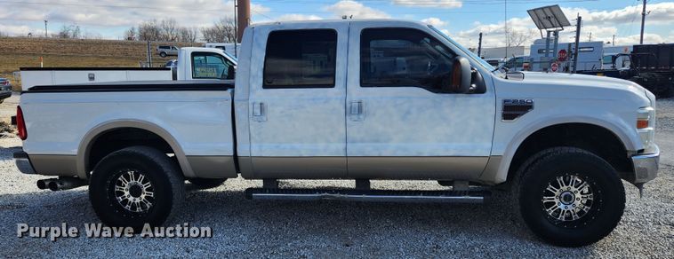 image for item JB9652 2010 Ford F250 Super Duty Lariat  Crew Cab pickup truck