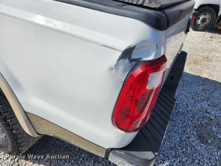 image for item JB9652 2010 Ford F250 Super Duty Lariat  Crew Cab pickup truck