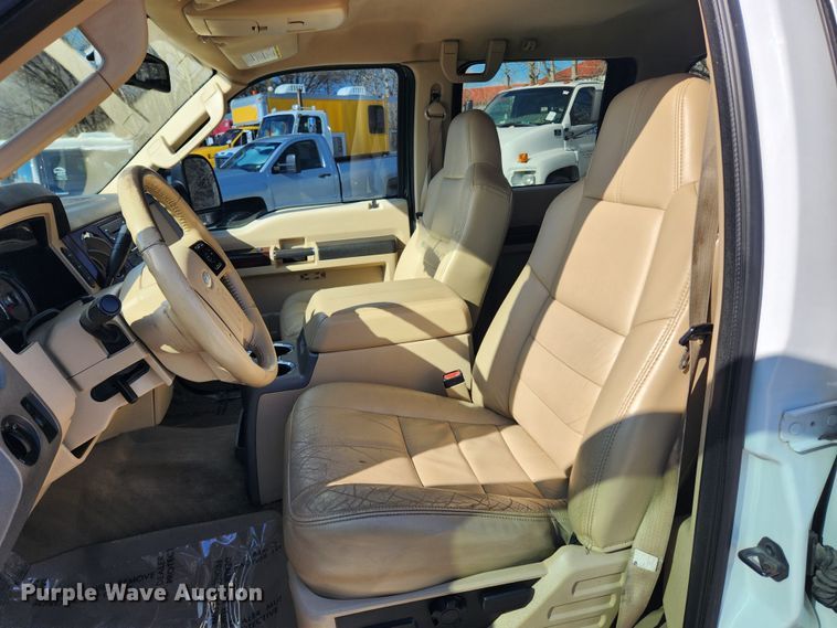 image for item JB9652 2010 Ford F250 Super Duty Lariat  Crew Cab pickup truck