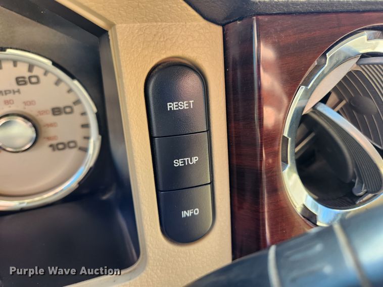 image for item JB9652 2010 Ford F250 Super Duty Lariat  Crew Cab pickup truck