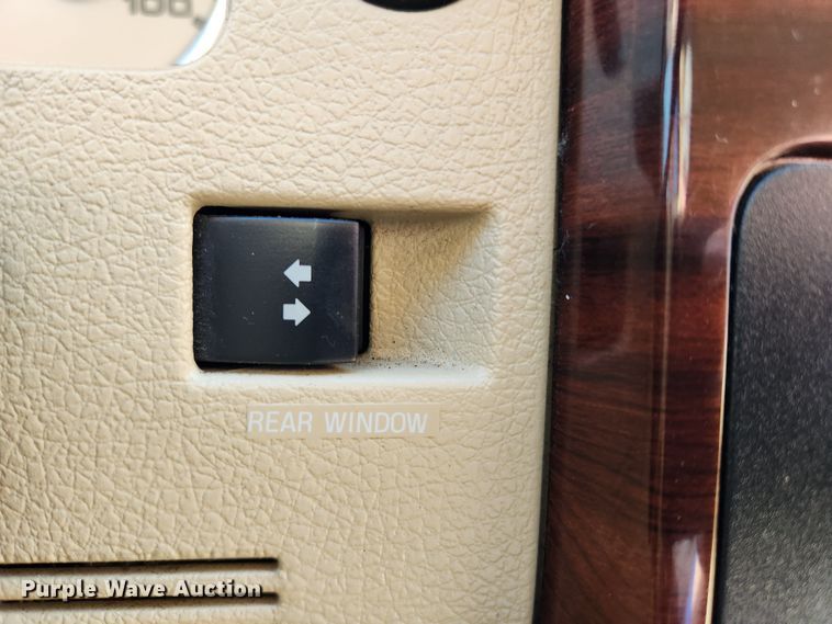 image for item JB9652 2010 Ford F250 Super Duty Lariat  Crew Cab pickup truck