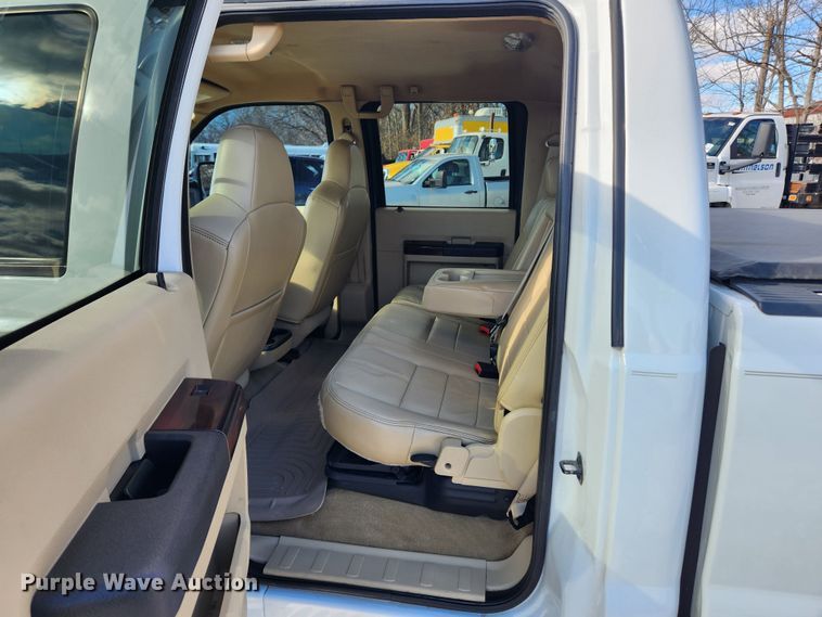 image for item JB9652 2010 Ford F250 Super Duty Lariat  Crew Cab pickup truck