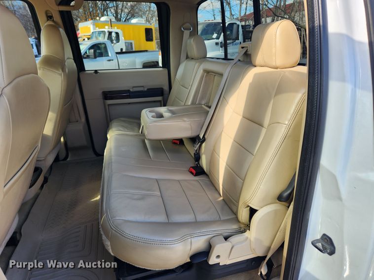 image for item JB9652 2010 Ford F250 Super Duty Lariat  Crew Cab pickup truck