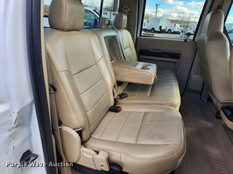 image for item JB9652 2010 Ford F250 Super Duty Lariat  Crew Cab pickup truck