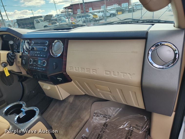 image for item JB9652 2010 Ford F250 Super Duty Lariat  Crew Cab pickup truck