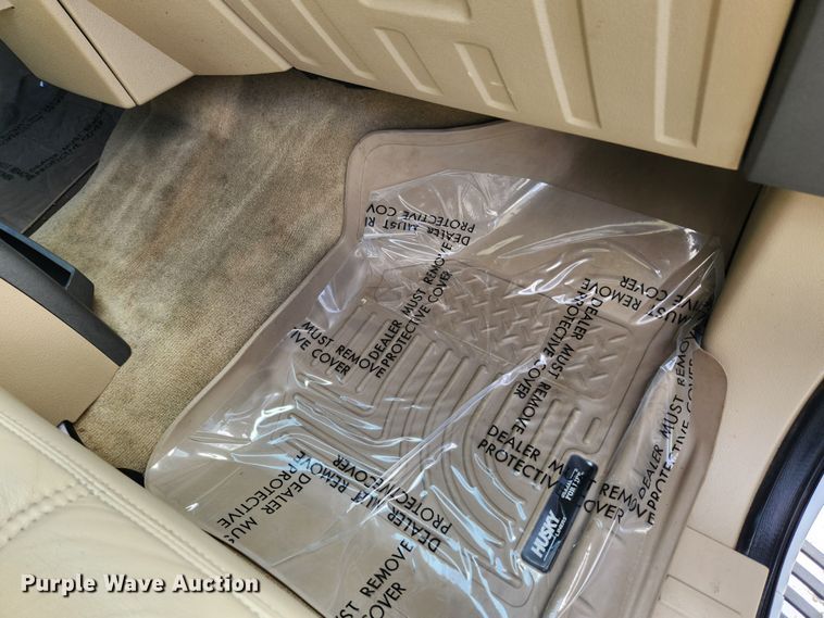 image for item JB9652 2010 Ford F250 Super Duty Lariat  Crew Cab pickup truck