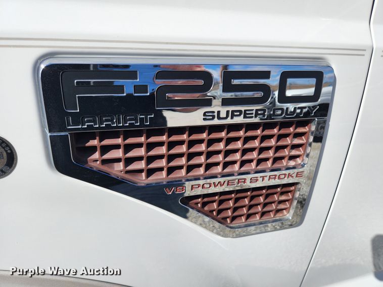 image for item JB9652 2010 Ford F250 Super Duty Lariat  Crew Cab pickup truck