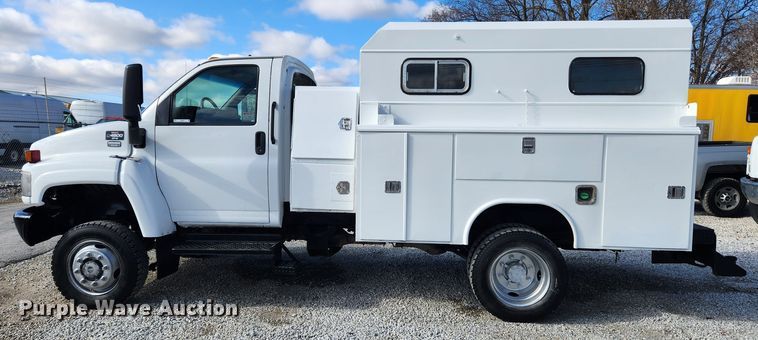 image for item JB9653 2008 GMC C4500  utility / service truck