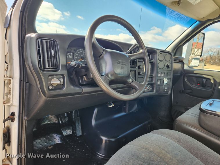 image for item JB9653 2008 GMC C4500  utility / service truck