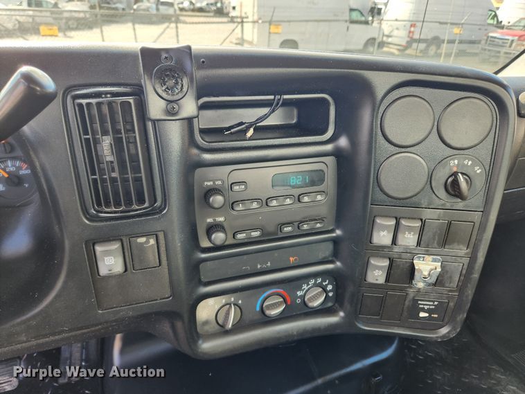 image for item JB9653 2008 GMC C4500  utility / service truck