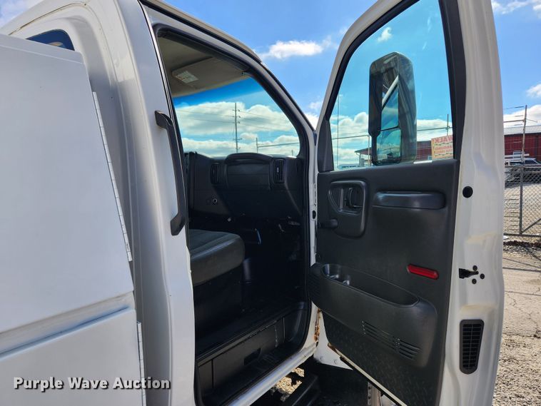 image for item JB9653 2008 GMC C4500  utility / service truck