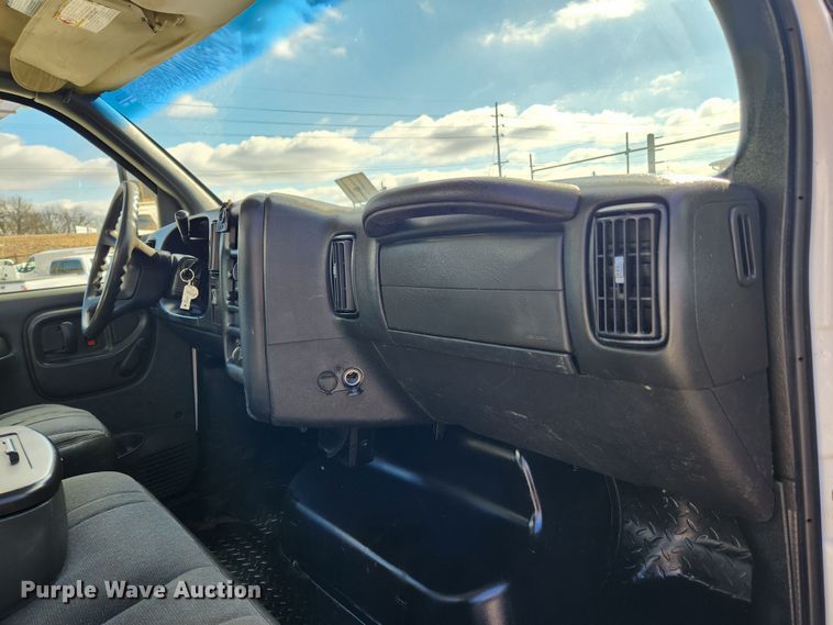 image for item JB9653 2008 GMC C4500  utility / service truck