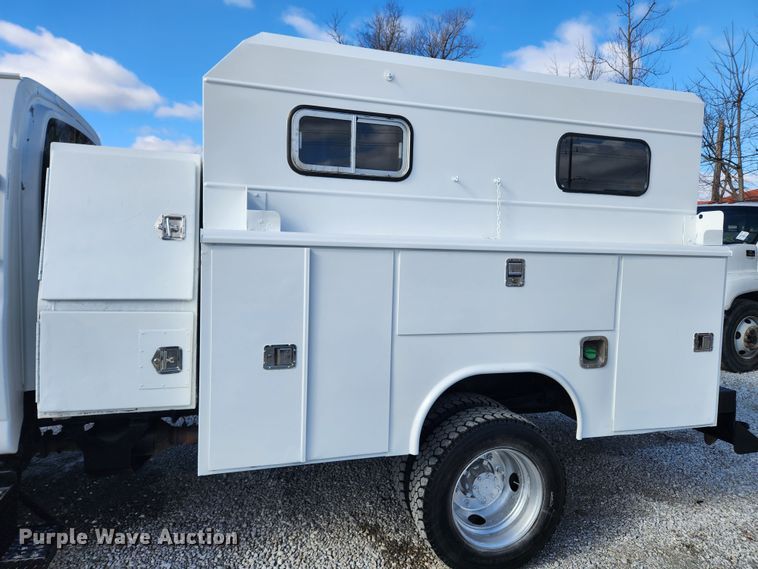 image for item JB9653 2008 GMC C4500  utility / service truck