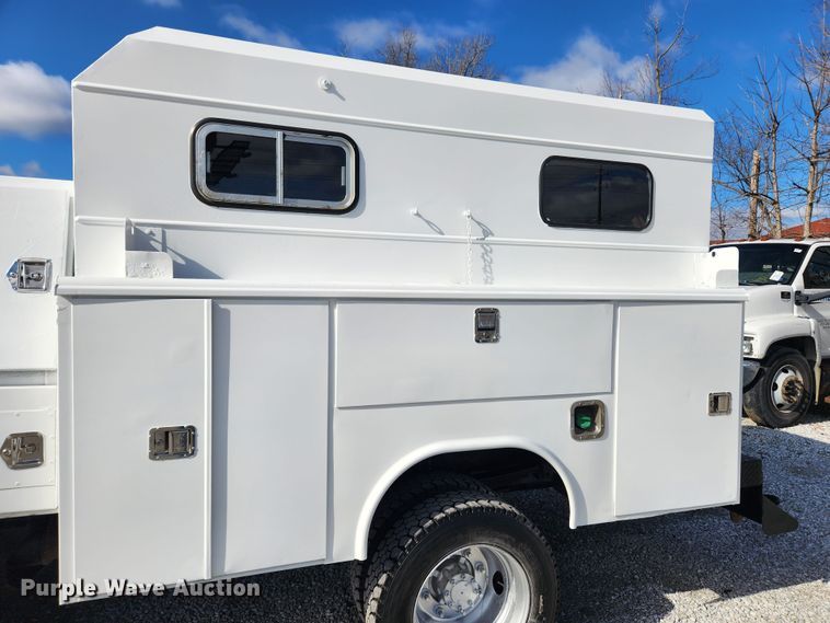 image for item JB9653 2008 GMC C4500  utility / service truck