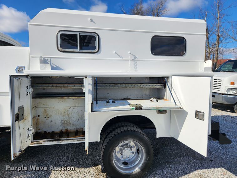 image for item JB9653 2008 GMC C4500  utility / service truck