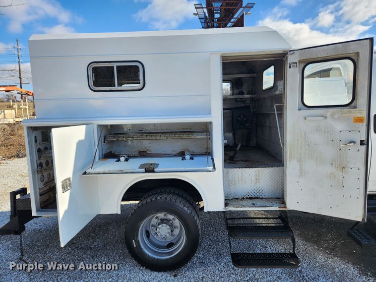 image for item JB9653 2008 GMC C4500  utility / service truck