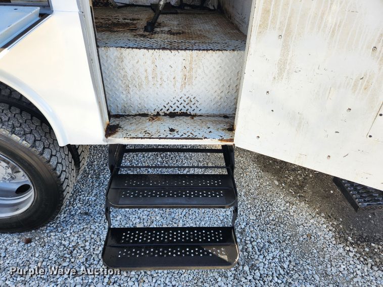 image for item JB9653 2008 GMC C4500  utility / service truck