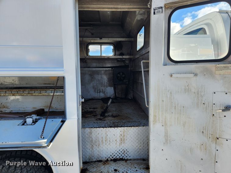 image for item JB9653 2008 GMC C4500  utility / service truck