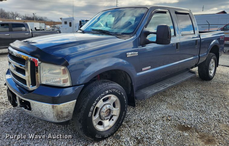 image for item JB9654 2007 Ford F350 Super Duty Lariat  Crew Cab pickup truck