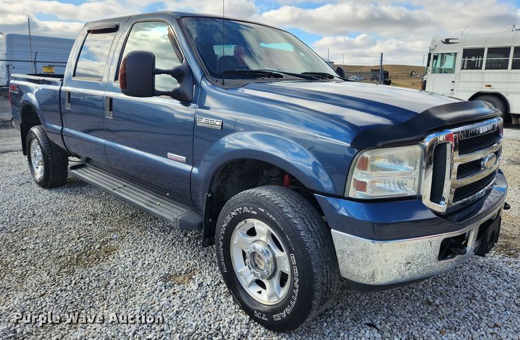 image for item JB9654 2007 Ford F350 Super Duty Lariat  Crew Cab pickup truck