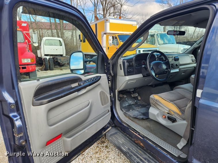 image for item JB9654 2007 Ford F350 Super Duty Lariat  Crew Cab pickup truck