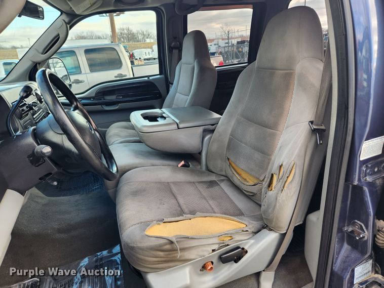 image for item JB9654 2007 Ford F350 Super Duty Lariat  Crew Cab pickup truck