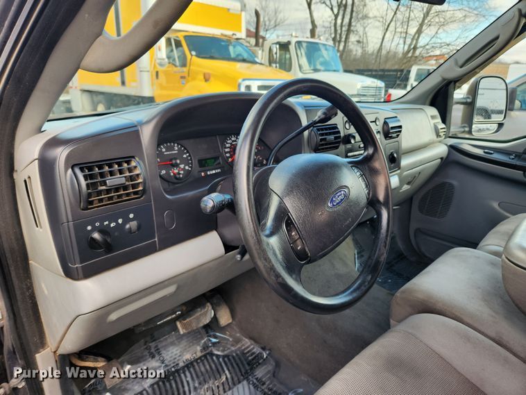 image for item JB9654 2007 Ford F350 Super Duty Lariat  Crew Cab pickup truck